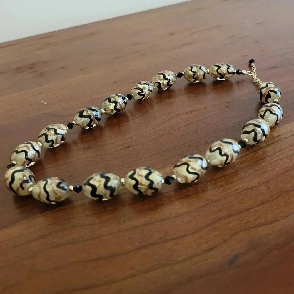 Vintage 90s Venetian Murano Glass Design by FMC Gold and Black Beaded Necklace - Picture 2 of 5